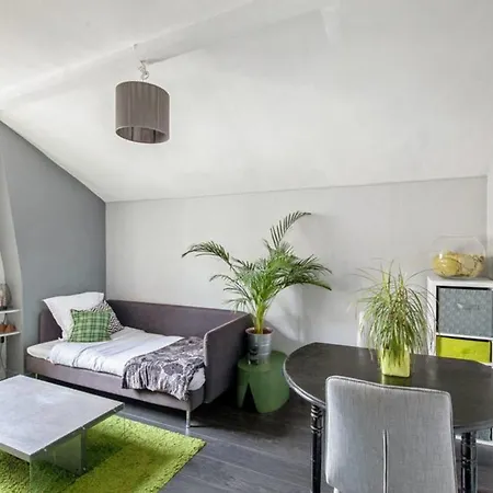 Charming And Colorful In Batignolles Apartament Paryż